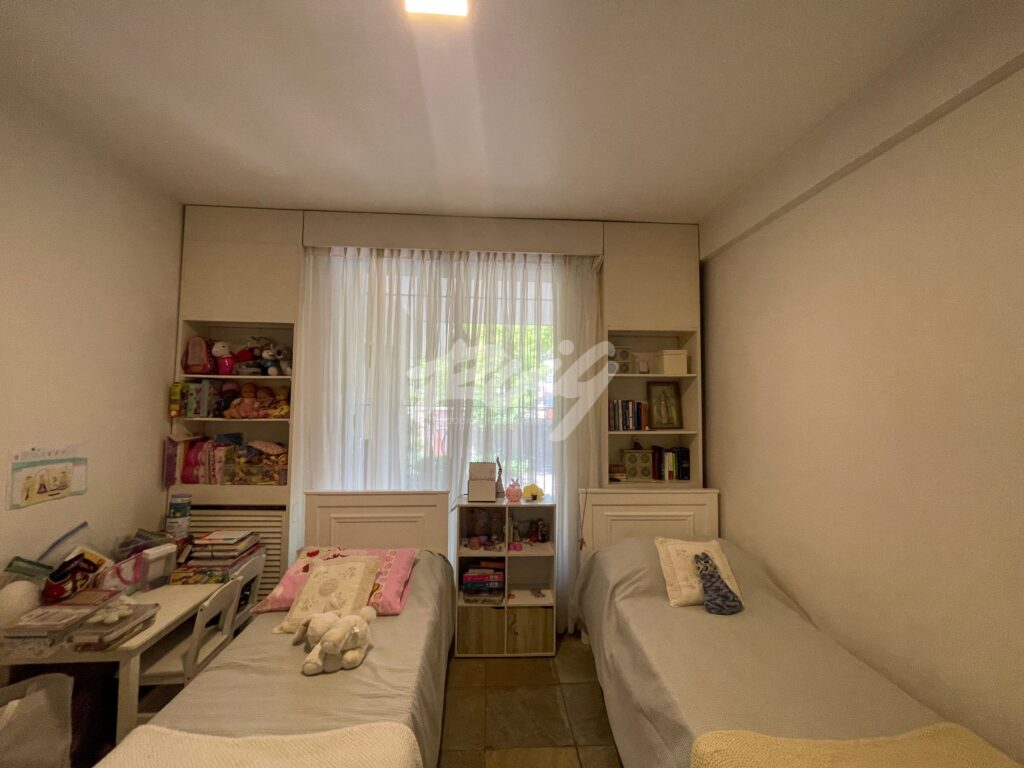 12 (17)