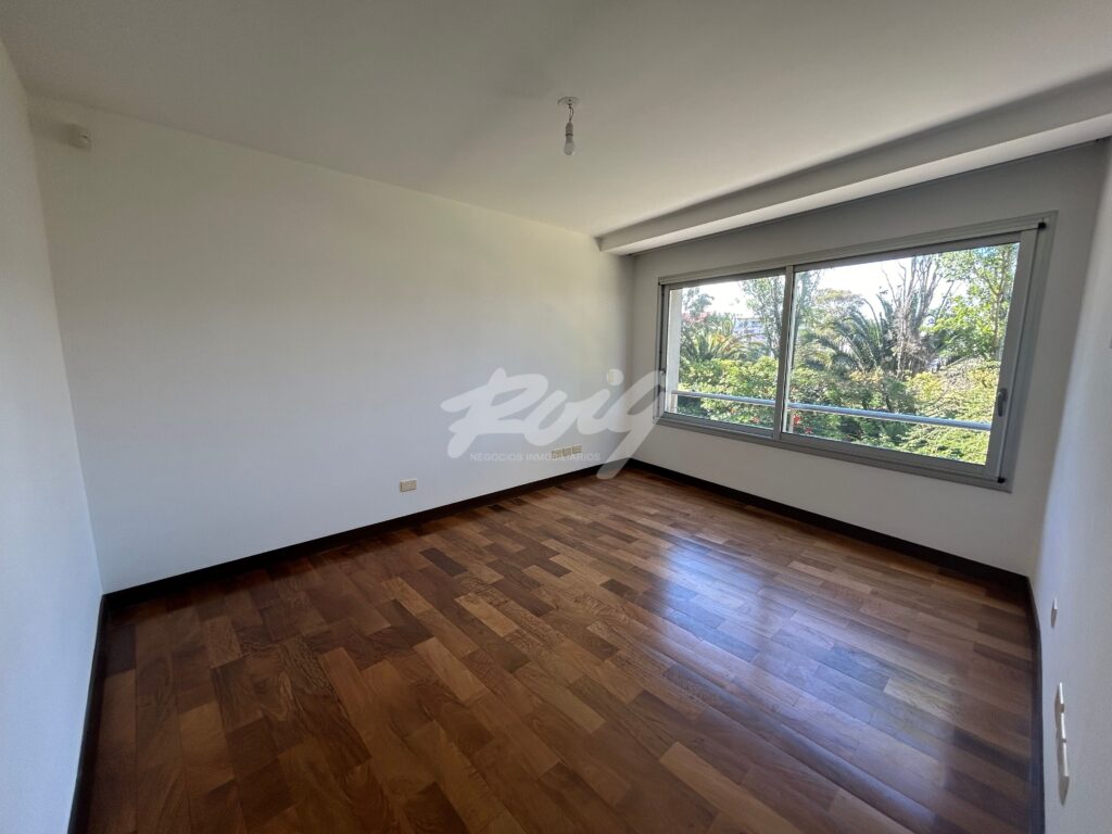 xr:d:DAFUqqix3qg:375,j:5963177461189754293,t:23120714