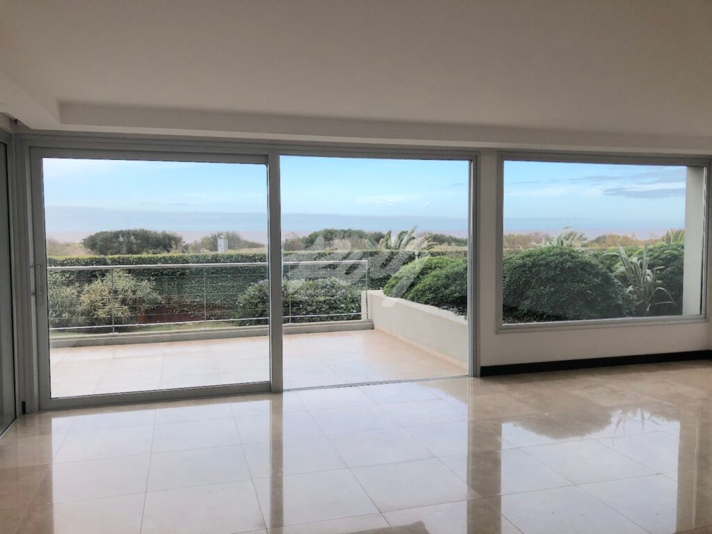 xr:d:DAFUqqix3qg:375,j:5963177461189754293,t:23120714