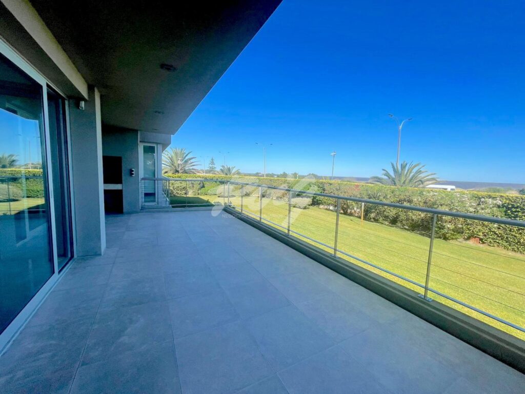 xr:d:DAFUqqix3qg:375,j:5963177461189754293,t:23120714