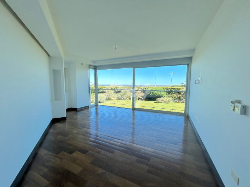 xr:d:DAFUqqix3qg:375,j:5963177461189754293,t:23120714