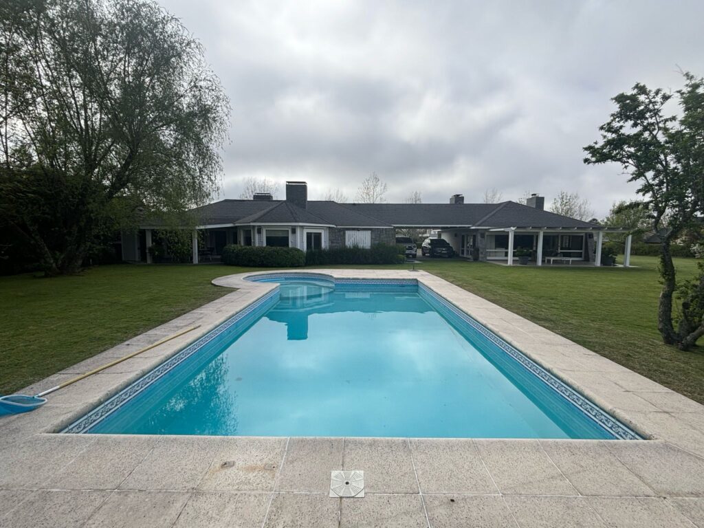 WhatsApp Image 2025-11-03 at 21.49.00