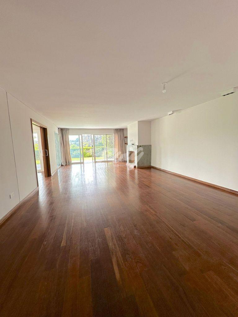 WhatsApp Image 2025-11-04 at 11.22.02 (2)