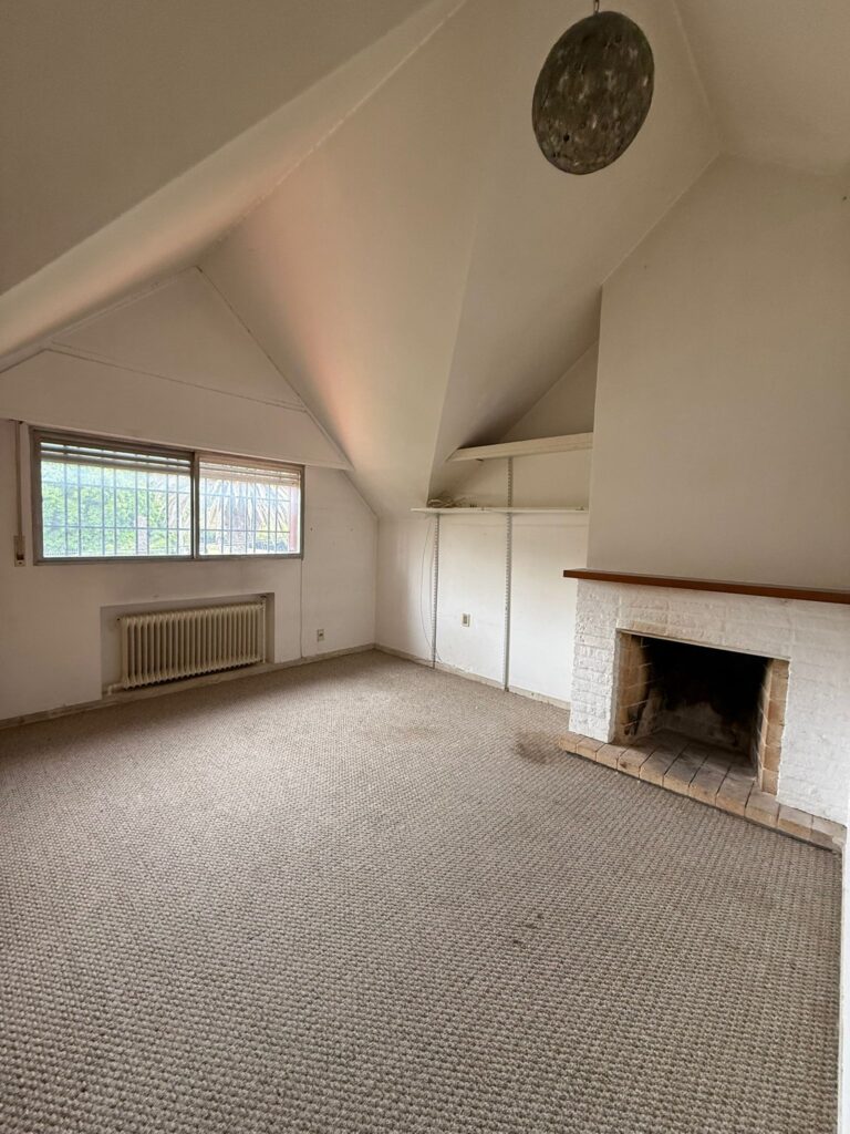 WhatsApp Image 2025-11-07 at 10.45.00 (1)