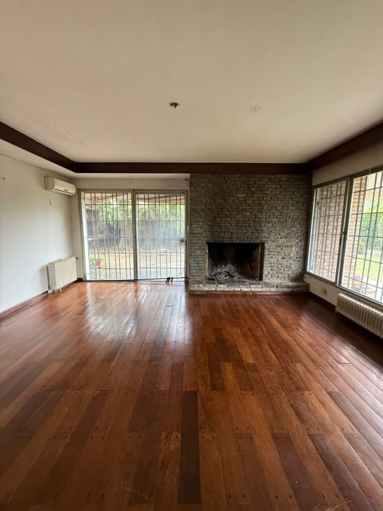 WhatsApp Image 2025-11-07 at 10.45.00 (2)