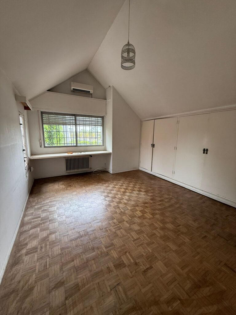 WhatsApp Image 2025-11-07 at 10.45.00