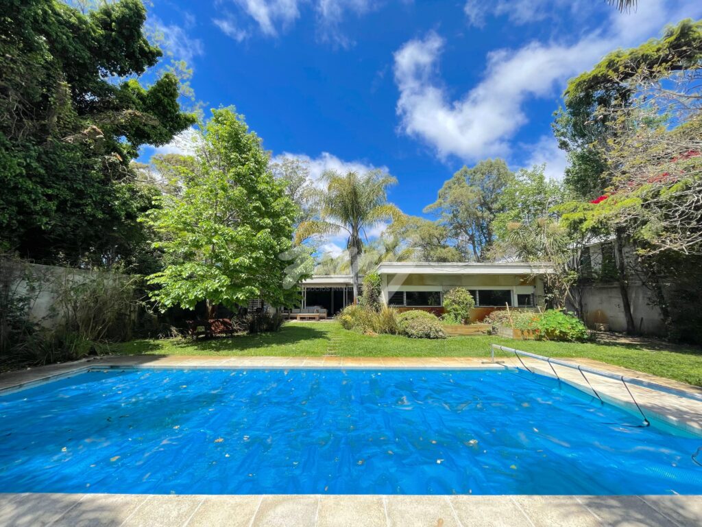 xr:d:DAFUqqix3qg:403,j:1869406740476216093,t:23122014