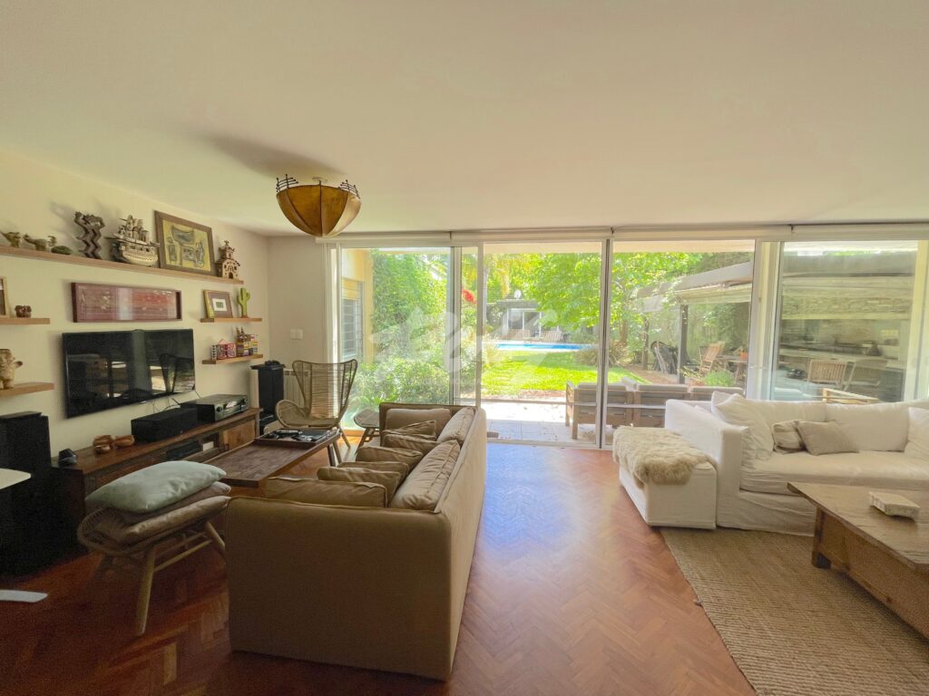 xr:d:DAFUqqix3qg:403,j:1869406740476216093,t:23122014