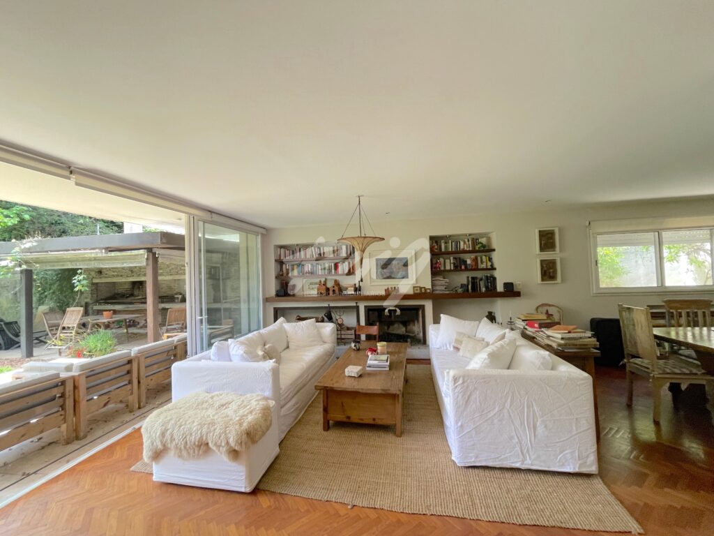 xr:d:DAFUqqix3qg:403,j:1869406740476216093,t:23122014